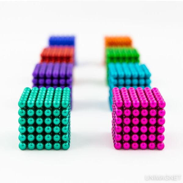 Farebné magnetické guľôčky NeoCube. Farebné magnetické guľôčky NeoCube.