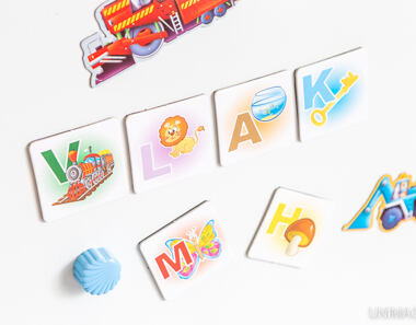 Deti a magnety 7: Návod, ako si s deťmi vyrobiť magnetickú abecedu